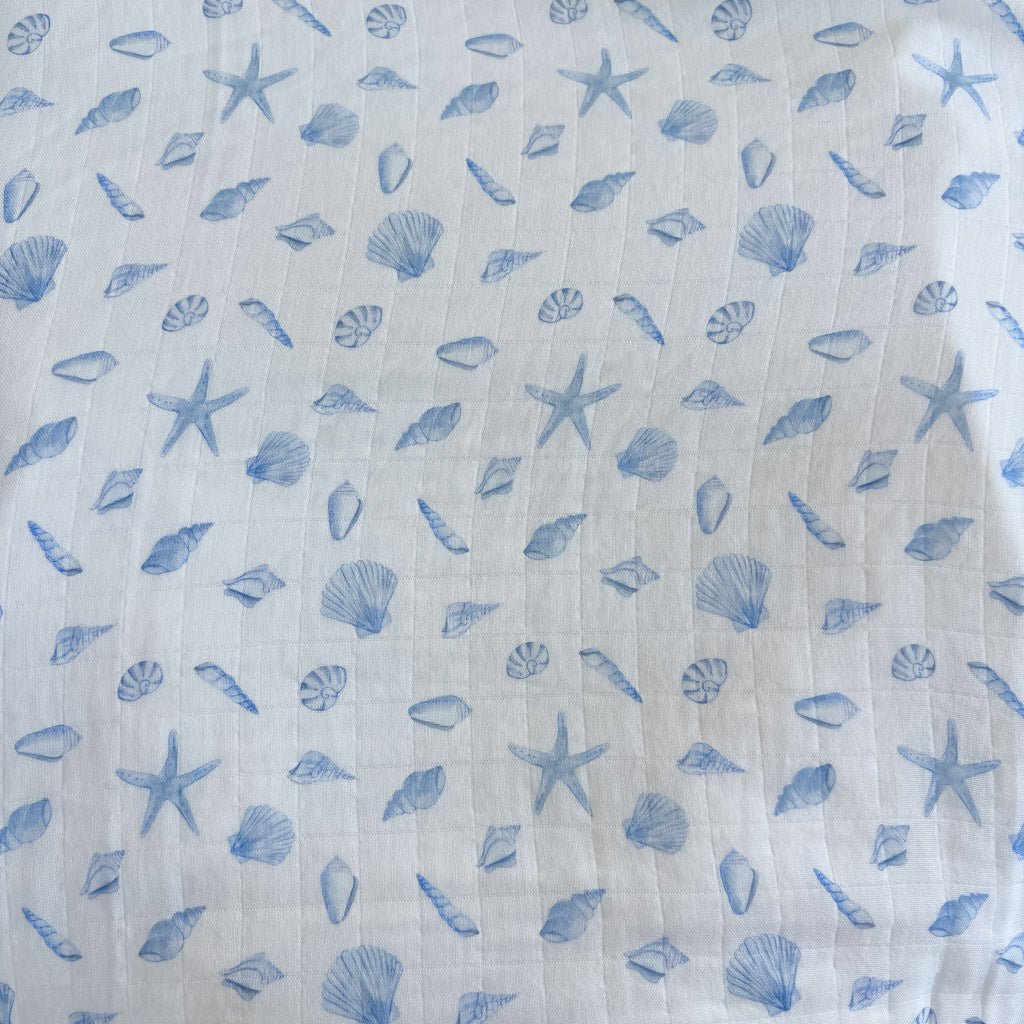 BLUE SEASHELLS | Bamboo Cotton Muslin Swaddle - Smitten Bub Co.