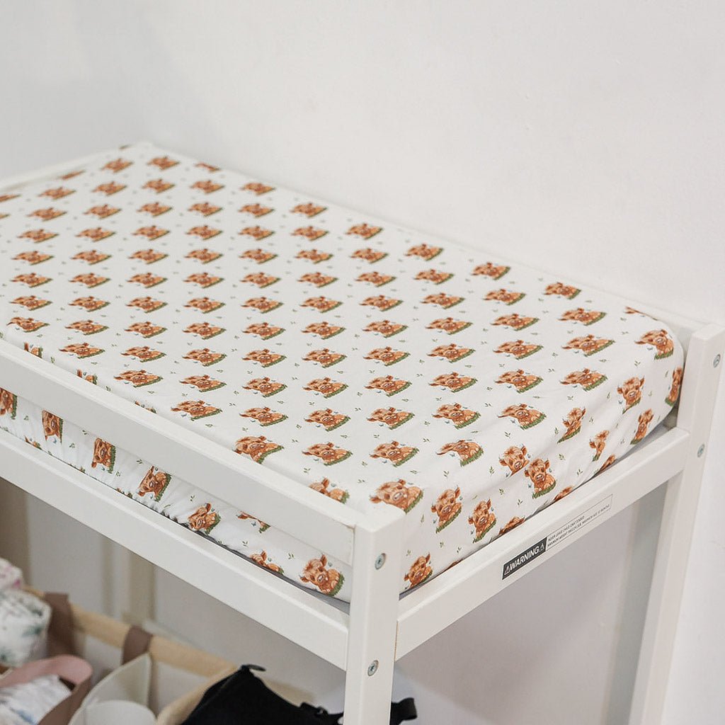 HIGHLAND COW | Bassinet Sheet / Change Mat Cover - Smitten Bub Co.